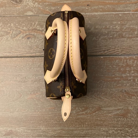 LOUIS VUITTON Mini Speedy w Strap - Picture 5 of 13